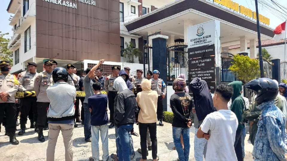 Pokmas Fiktif di Desa Cenlecen